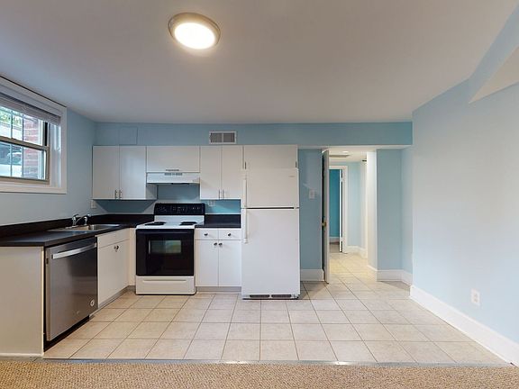 4th image of 18 9th St NE APT 104