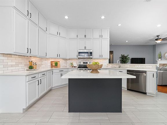 3rd image of 15018 Grape Orchard Ct