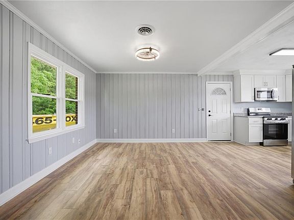 4th image of 4733 Manning Rd