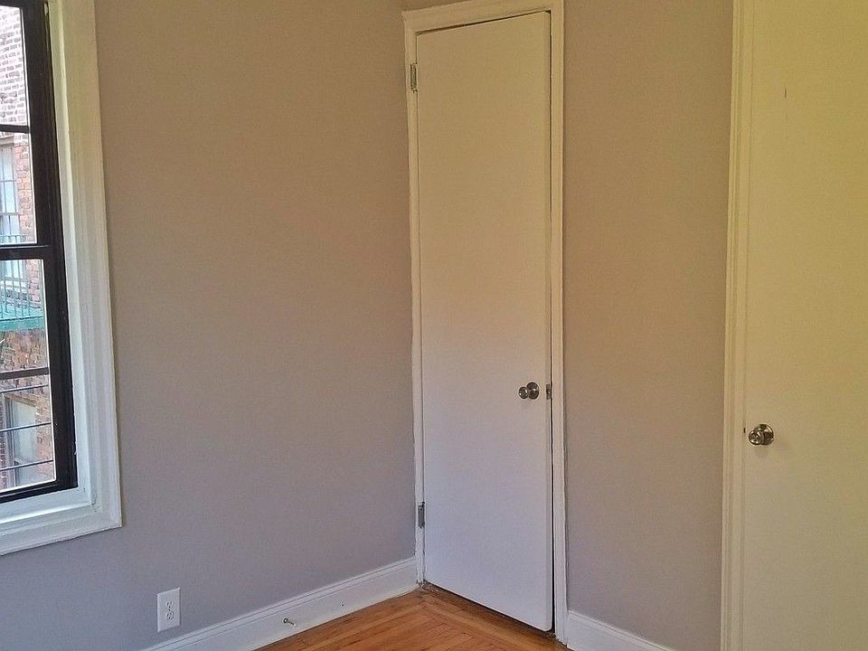 2nd image of 2820 Bronx Park E APT M52