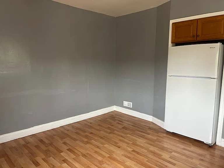 925 Xenia Ave — Photo 14