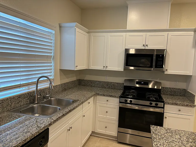 11114 Guaranda Pl — Photo 13