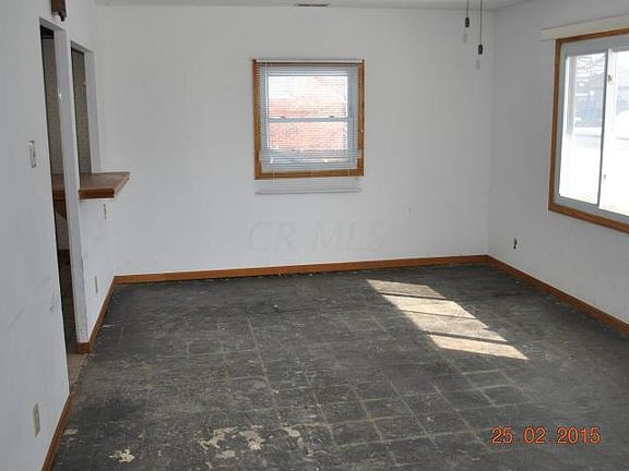 5th image of 300 W Coshocton St