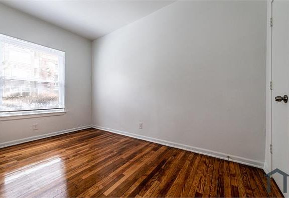 3rd image of 6160 S King Dr #6204