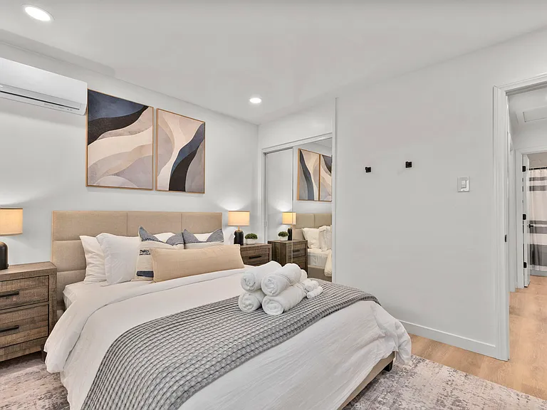 4440 Clairemont Dr — Photo 17