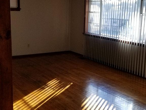 4th image of 1100 N 28th St