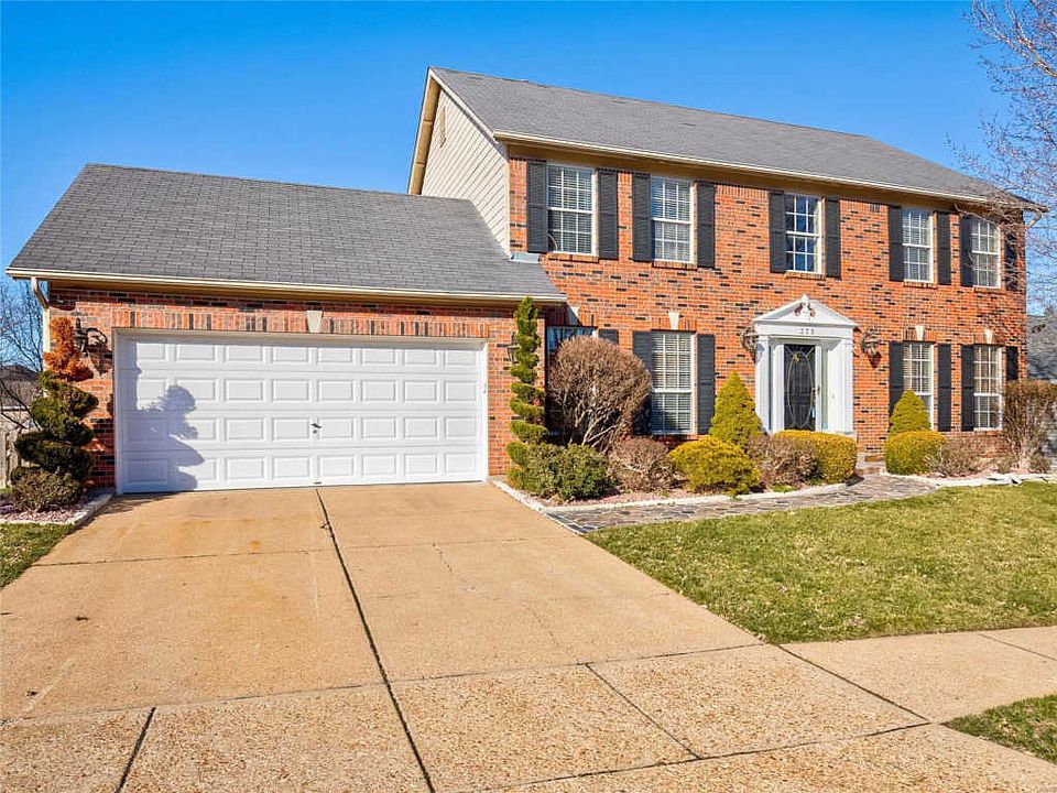 1st image of 379 Arbor Glen Dr