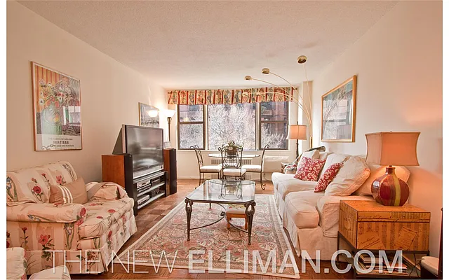 Sold by Douglas Elliman | media 21