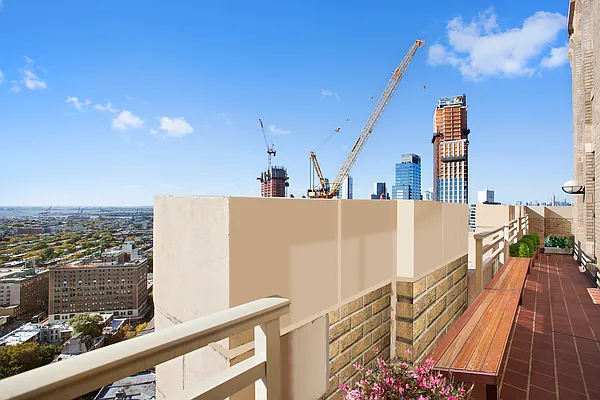 Rented by Compass | media 43