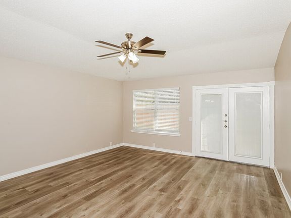 4th image of 3121 Briary Trace Ct