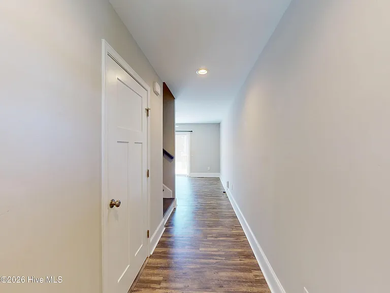 203 S Pine St — Photo 2
