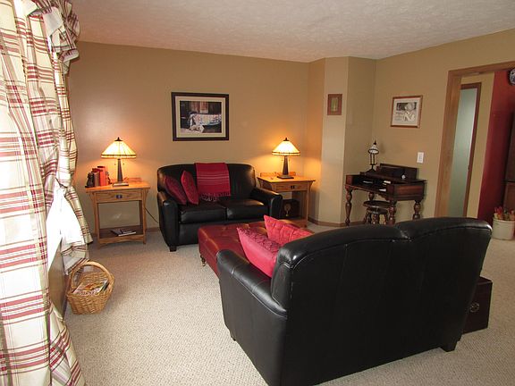 3rd image of 1131 County Road 1300 N