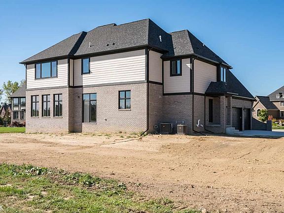 5th image of 62798 Saddlewood Ct
