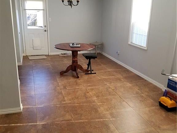 2nd image of 806 Bell Dr