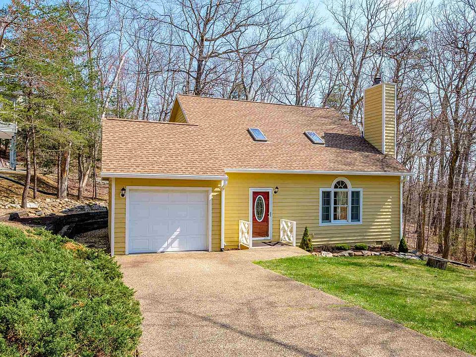 1st image of 3213 Hopkins Dr