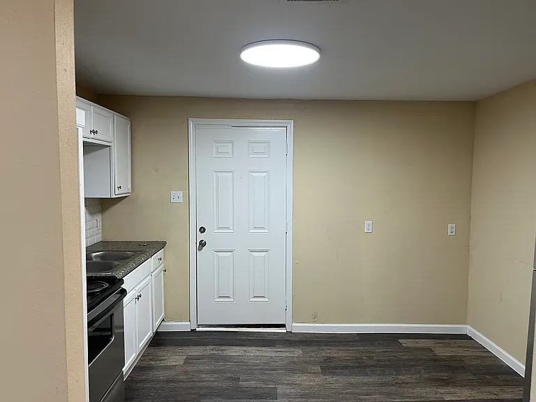 703 Lloyd St #2 — Photo 1