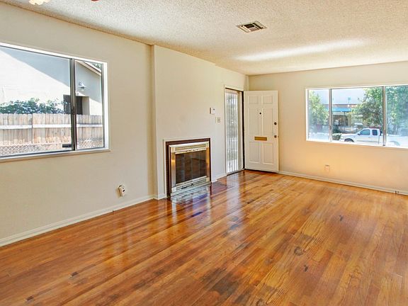 5th image of 14543 Wyandotte St