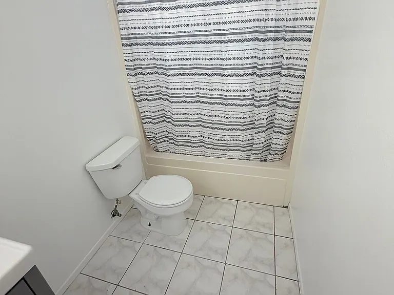 1503 W Adams Blvd — Photo 20