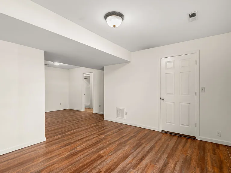 4966 Sherman Oaks Dr — Photo 16