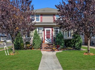 127 Smith Street, Lynbrook, NY 11563