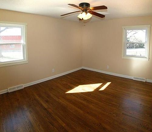 4th image of 8996 W 255th St