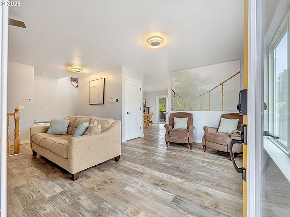 3rd image of 221 N Main Ave