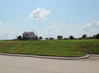 7 Compass Cir, Galveston, TX 77554
