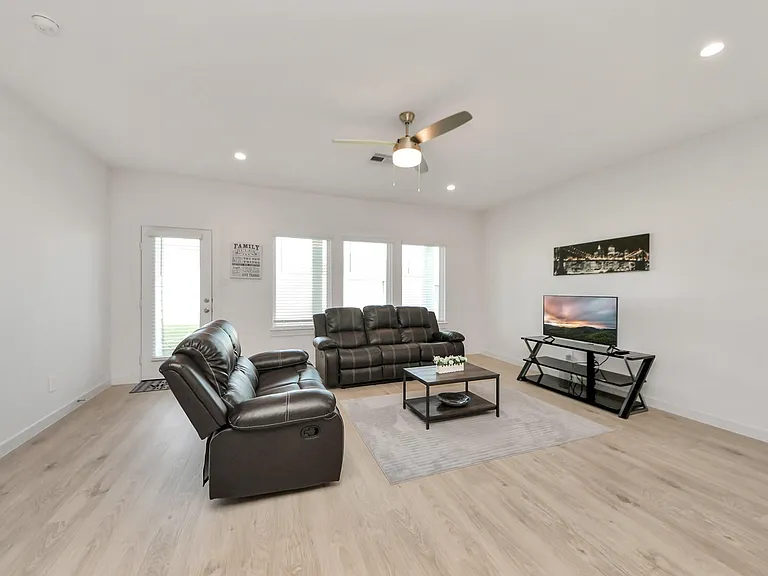 31771 Margaret Woods Ln — Photo 15