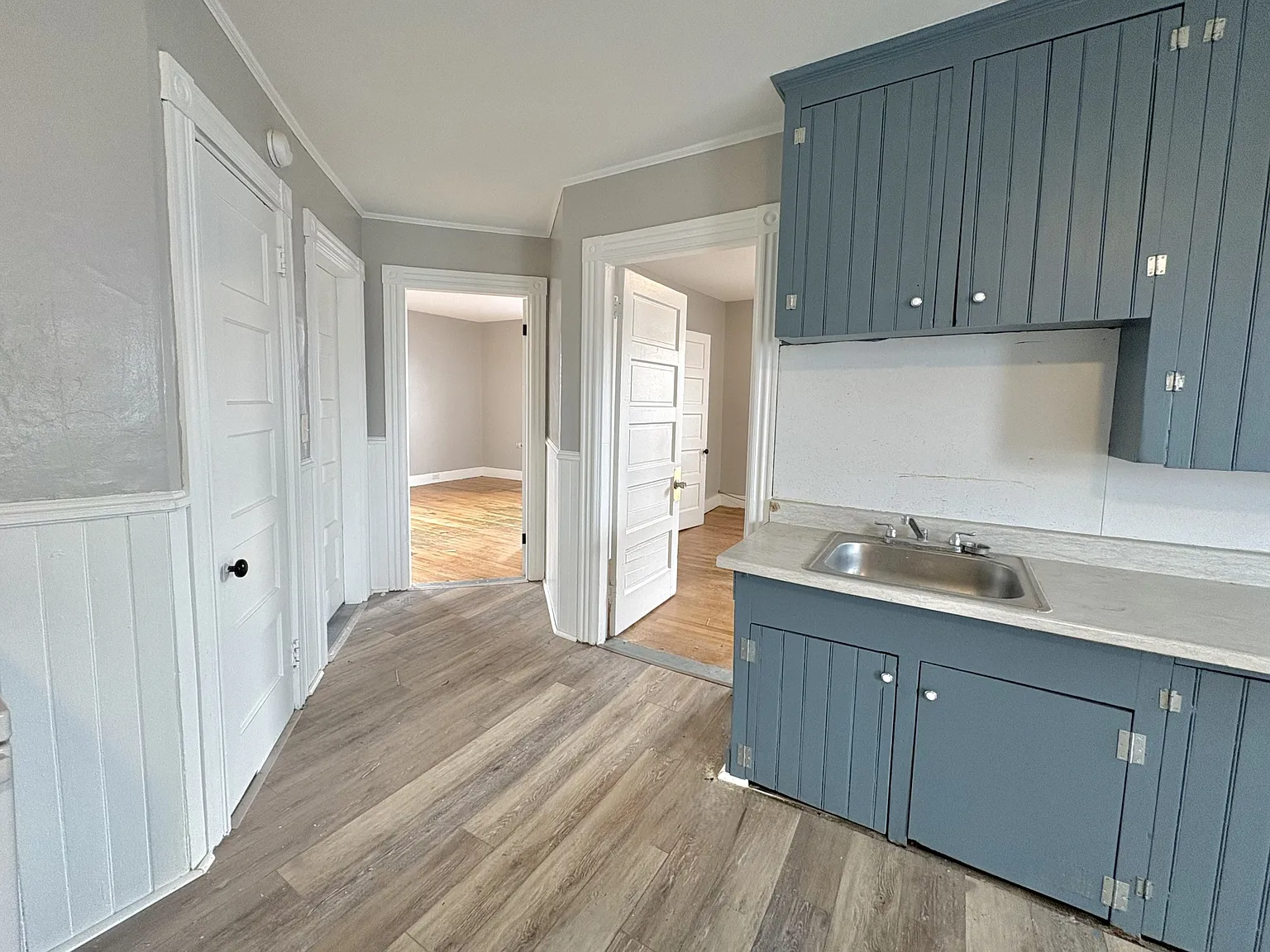 4 bed, 2500 sqft, $1,600 — Photo 3