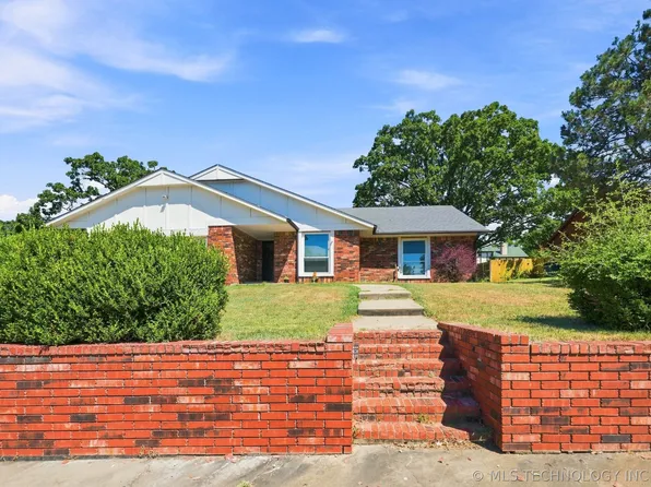 1016 E 13th St, Claremore, OK 74017