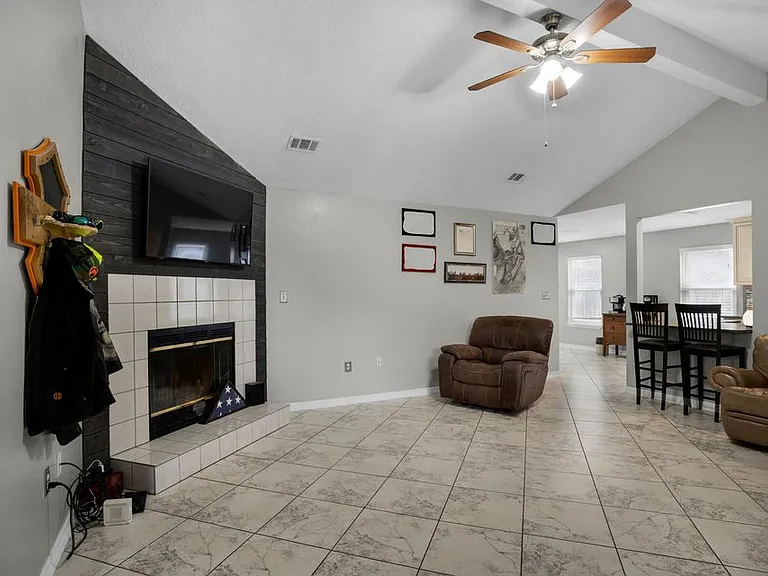 318 Pelham Rd — Photo 4