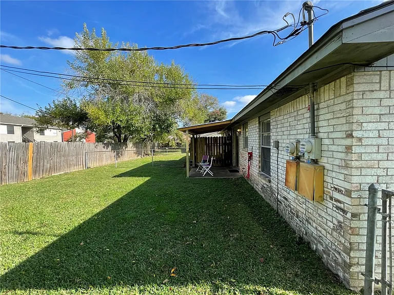 1527 Hillside Dr #CS — Photo 10