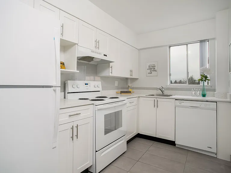 5976 Tisdall St — Photo 13
