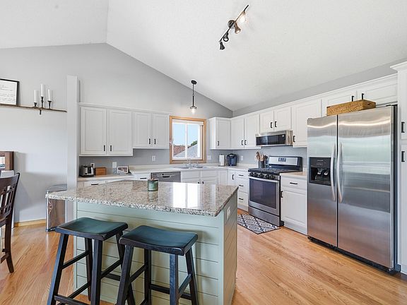 4th image of 605 E South St