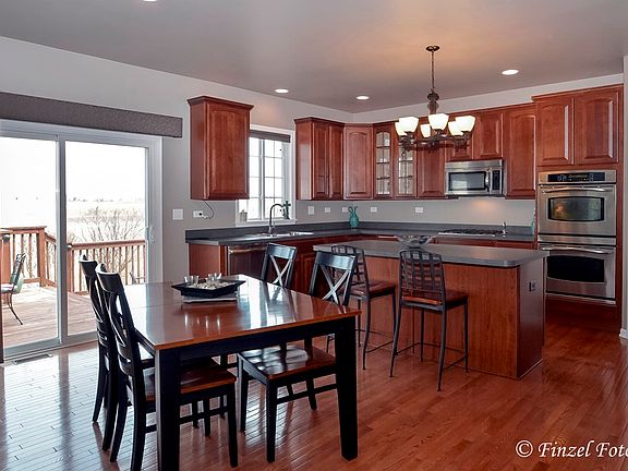 4th image of 4078 Stratford Ln