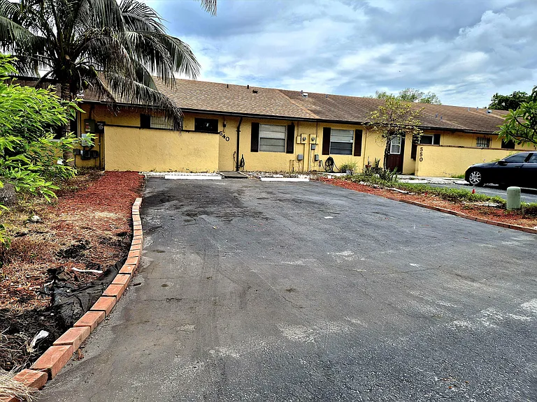 540 NW 43rd St — Photo 34