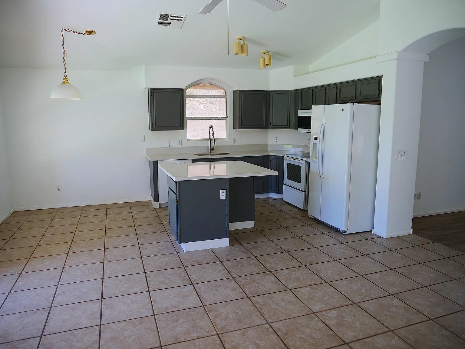 3 bed, 1509 sqft, $2,200 — Photo 4
