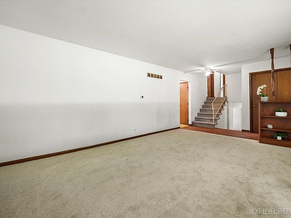 5th image of 4N272 Kenwood Ave