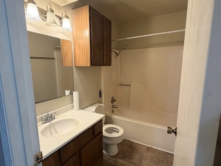1111 Vattier St #7 — Photo 7