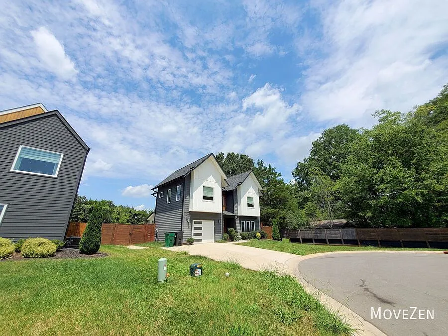 5018 Double Lakes Dr Charlotte, NC 28212 Stunning Wood Privacy Fenced Yard and Outdoor Living — Photo 3