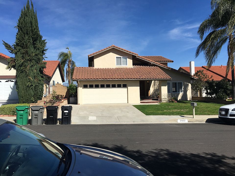 1st image of 21017 Glenwold Dr