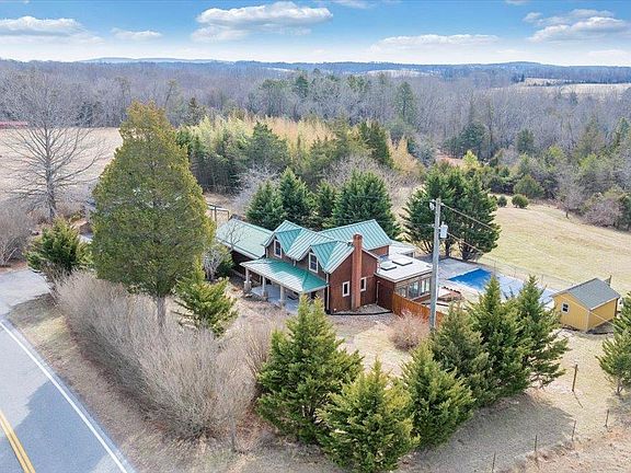 5th image of 4007 Falling Creek Rd