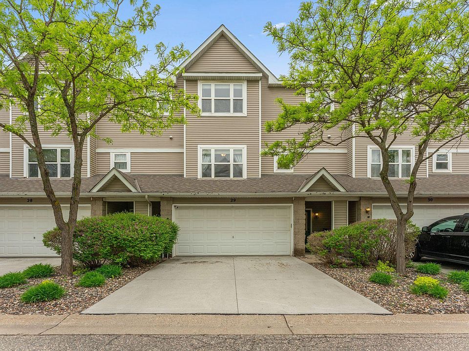 1st image of 29 River Bend Pl