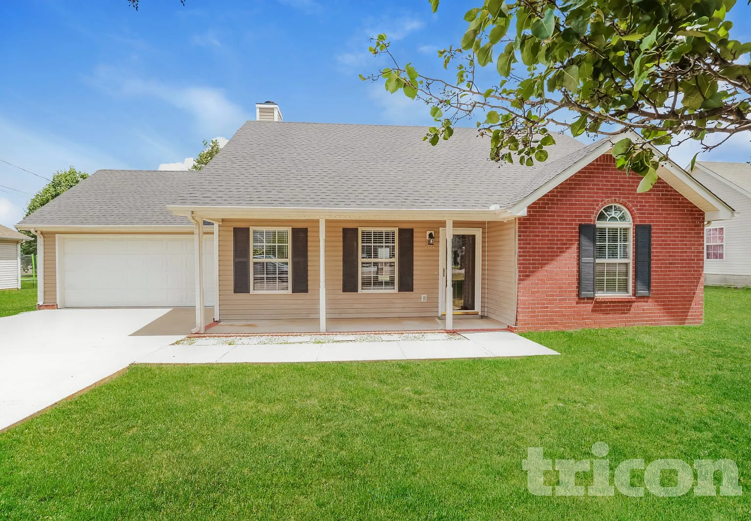 2121 Montgomery Lane La Vergne TN — Photo 1