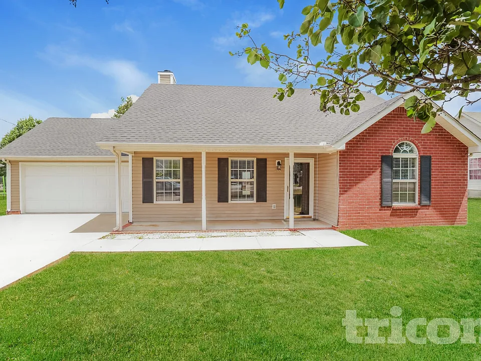 2121 Montgomery Ln