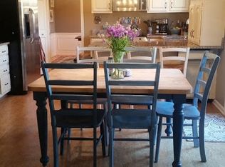 1080 Hollywood Ave, Grosse Pointe Woods, MI 48236