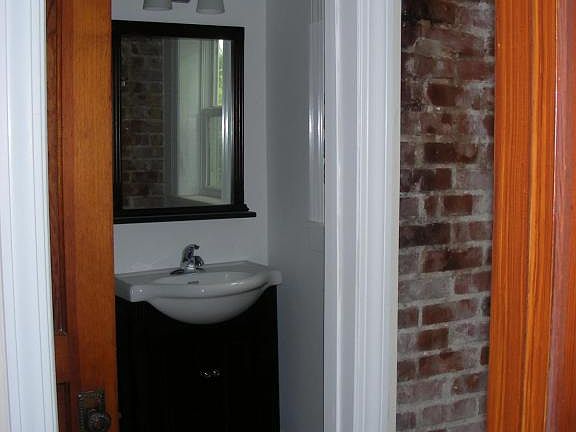 3rd image of 3883 Lockport Ave