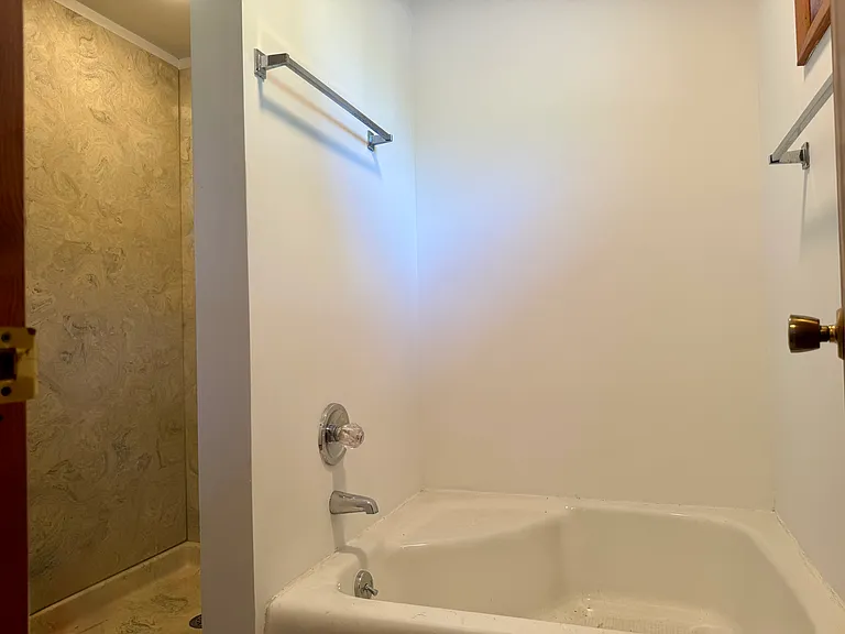 503 Hessel Blvd — Photo 57