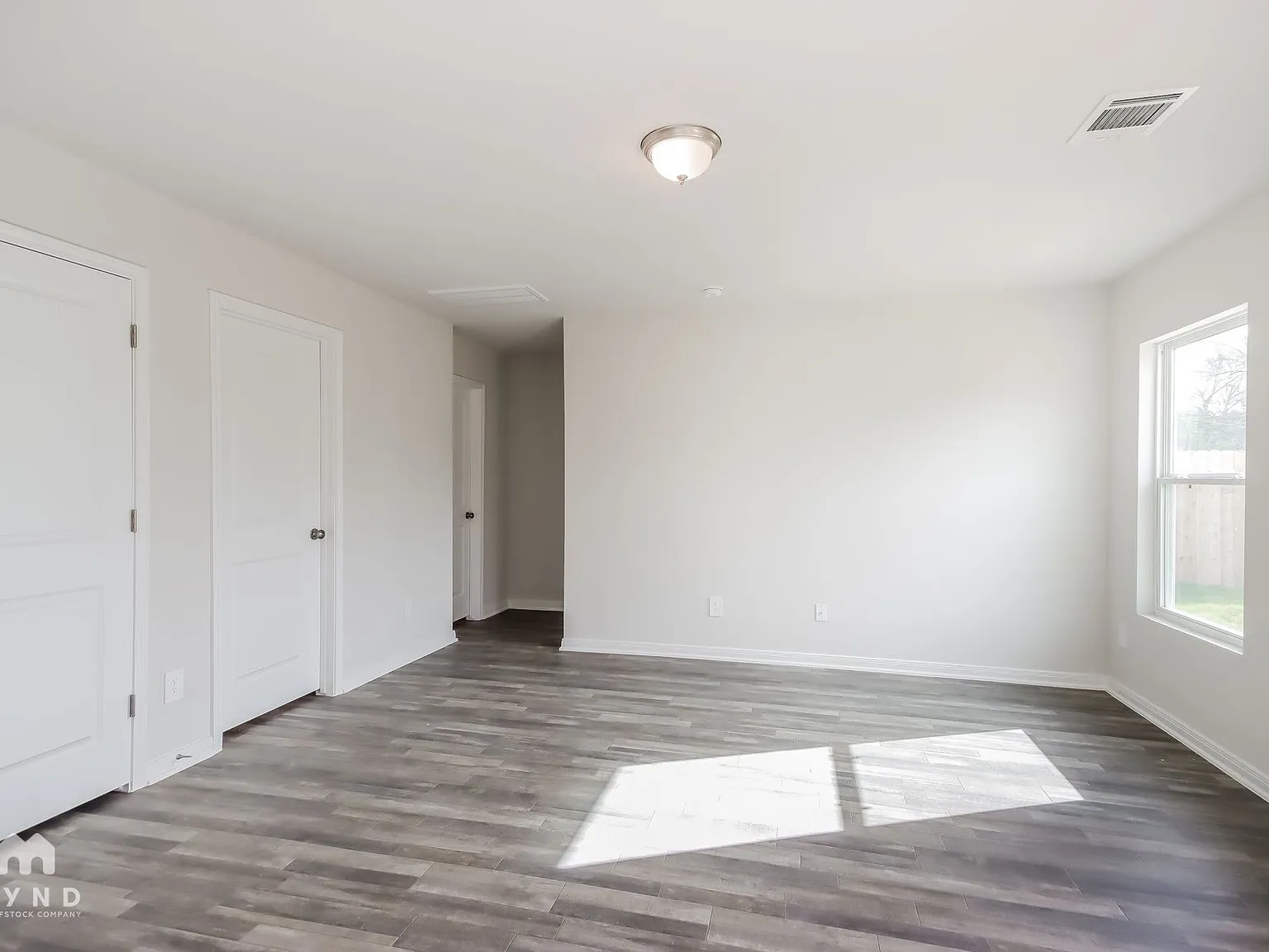 5 bed, 3.0 bath, 2217 sqft, $1,929 — Photo 4
