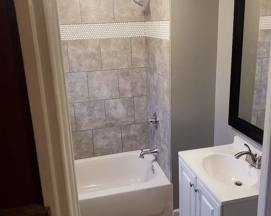 2nd image of 302 S Holbrook St